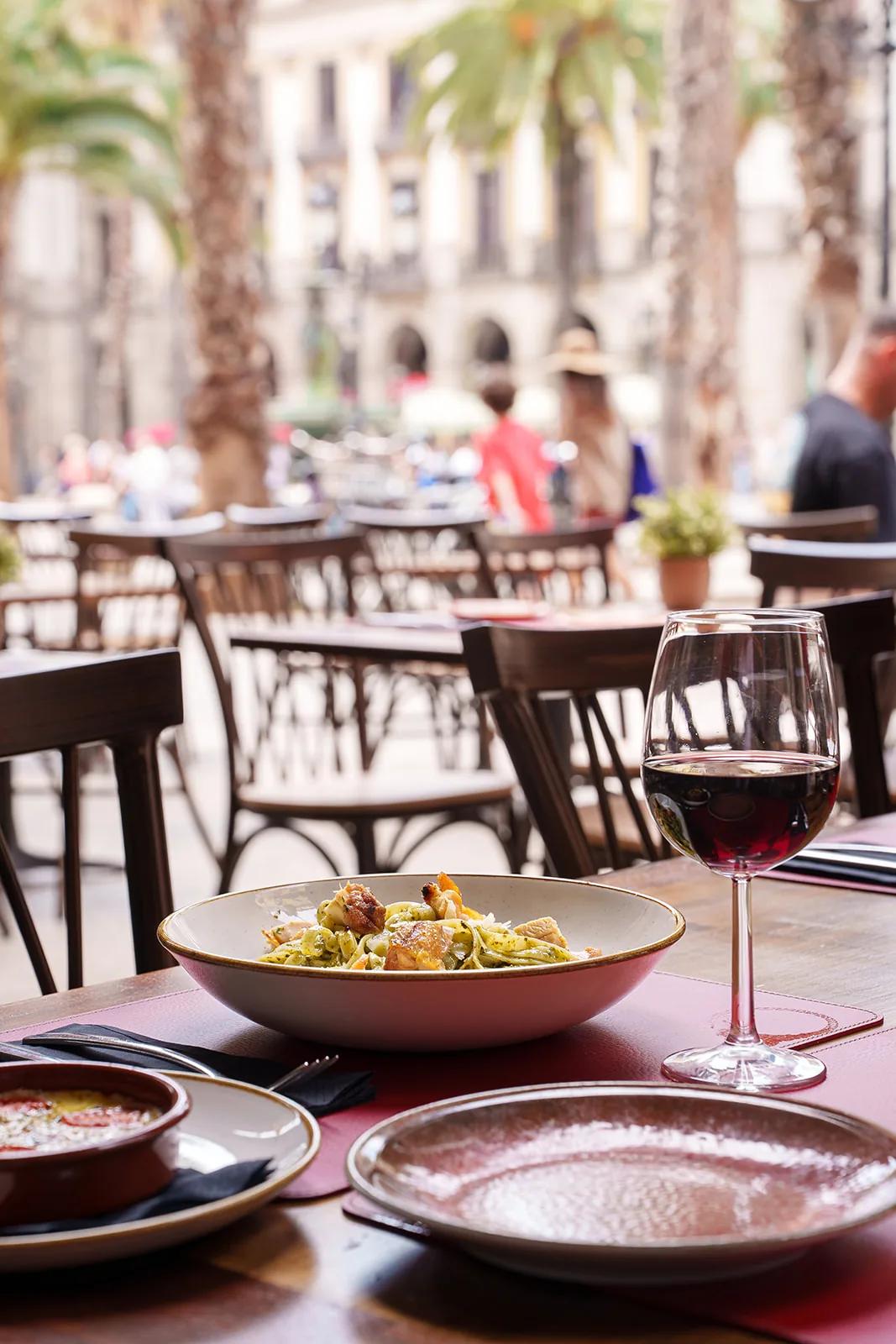 Terraza de Nook en la Plaça Reial